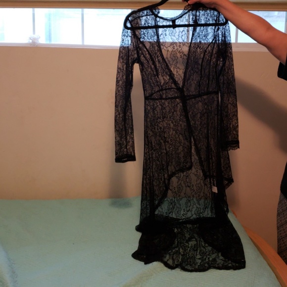 Cape - Picture 3 of 4